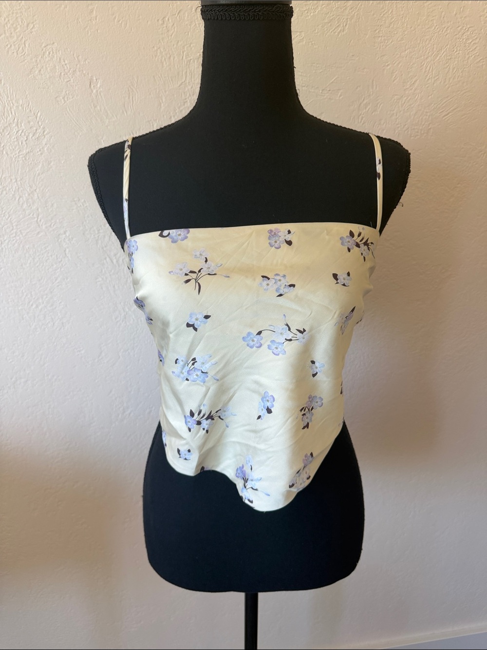 EUC SUN-DEH Satin Floral Camisole Top in Pale Yellow SIZE SMALL